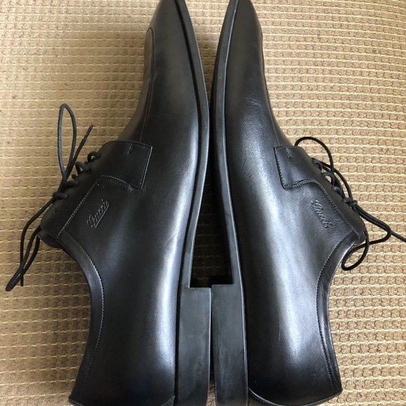 Gucci Men\'s Black Leather Cork  Dress Oxfords. main image 8